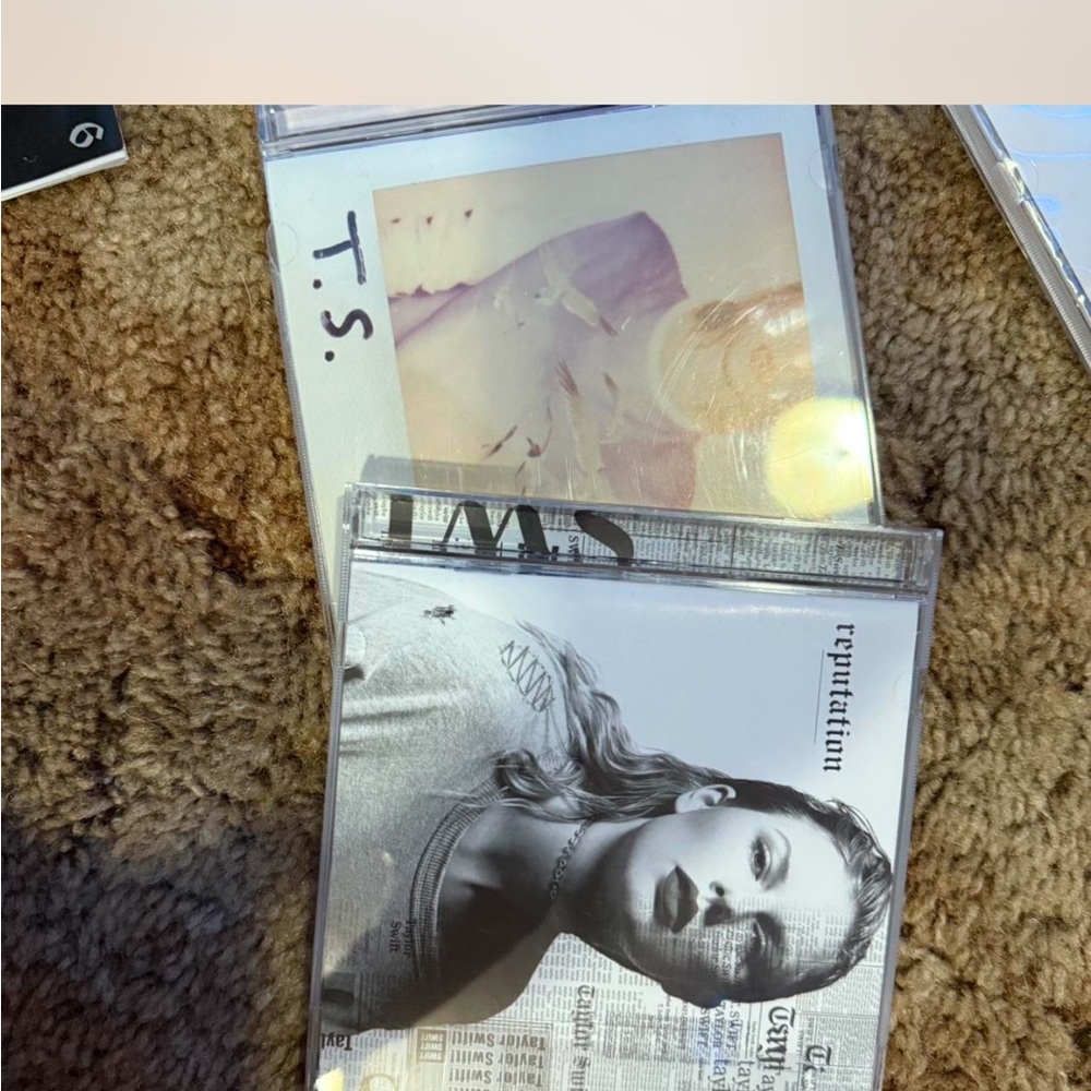 Taylor Swift Music Collection - Picture 2 of 7